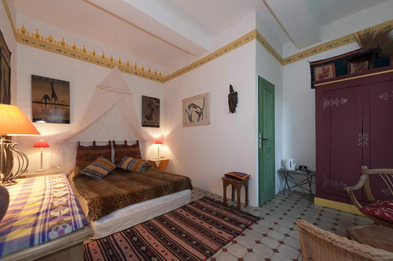 La Bastide De Boisset Bed & Breakfast Argilliers Exterior photo
