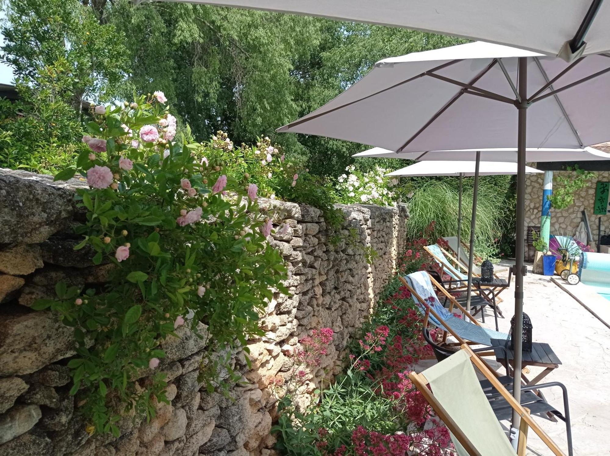 La Bastide De Boisset Bed & Breakfast Argilliers Exterior photo